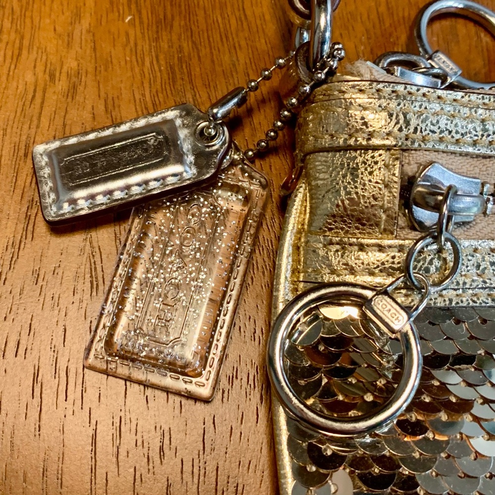 Coach Poppy Gold Sequin Wristlet / small shoulder bag, leopard lining - Picture 3 of 10